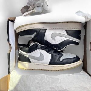 SOLD Jordan 1 Low